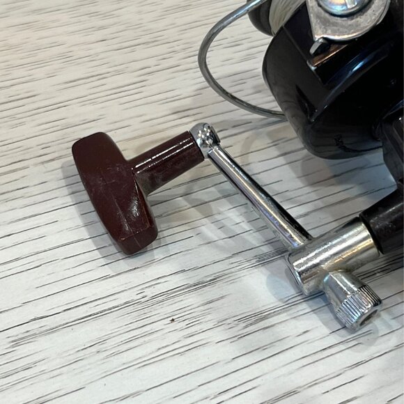 Vintage Daiwa 7290D Spinning Fishing Reel Dark Brown Untested - Picture 5 of 8